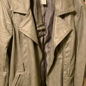 Very hard and cute jacket for woman .